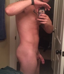 Boys with Phones 3 5d3af693458bf.jpg
