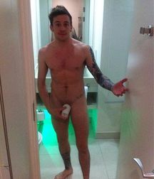 Boys with Phones 4 5d442a0dd6ae6.jpg