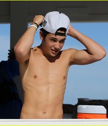Austin Mahone Megamix 5d442e9c8e04c.jpg