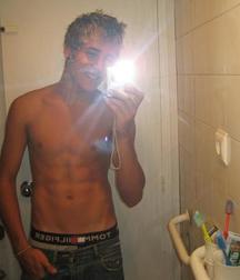 Saggin' 5d787f54d0539.jpg