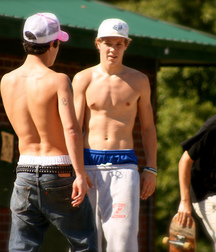 Saggin' 5d7c107b70518.jpg
