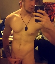 Boys with Phones Guys Gay Tube Porn Selfie 5d7e8e14d55d8.jpg