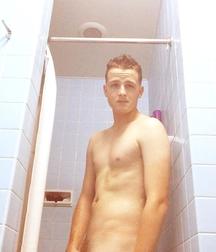Boys with Phones Guys Gay Tube Porn Selfie 5d7e8e6904f3c.jpg