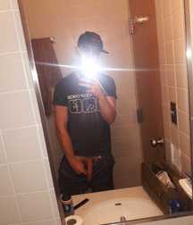 Boys with Phones Guys Gay Tube Porn Selfie 5d7e8e6db5d9e.jpg