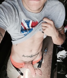 Boys with Phones Guys Gay Tube Porn Selfie 5d7e8e6f6f303.jpg