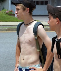 Saggin' 2 5d7e9089b977f.jpg