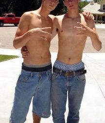 Saggin' 4 5d8bcd862bb3c.jpg
