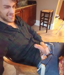 Boys with Phones 14 5d9411df5c21e.jpg