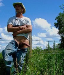 A Little Bit Country 18 5d9e68b6c8ea0.jpg