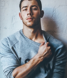 Nick Jonas: From Cutie to Stud 5da276f7e37da.jpg