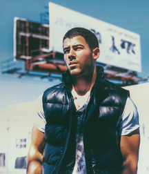 Nick Jonas: From Cutie to Stud 5da27745213fd.jpg