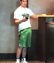 Nick Jonas: From Cutie to Stud 5da277471c4f9.jpg
