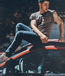 Nick Jonas: From Cutie to Stud 5da2775c2e2e6.jpg