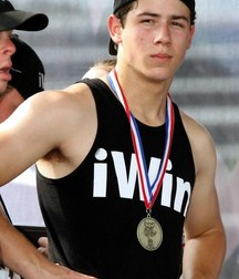 Nick Jonas: From Cutie to Stud 5da2776f33a1d.jpg