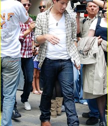 Nick Jonas: From Cutie to Stud 5da277805709f.jpg