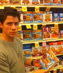 Nick Jonas: From Cutie to Stud 5da2778a4d276.jpg
