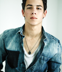 Nick Jonas: From Cutie to Stud 5da277b799795.jpg