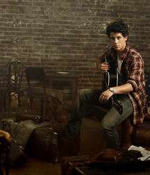 Nick Jonas: From Cutie to Stud 5da277dce8351.jpg