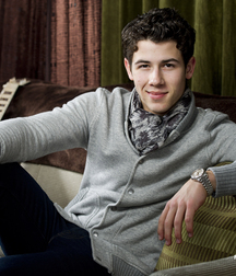 Nick Jonas: From Cutie to Stud 5da2782b79fbf.jpg