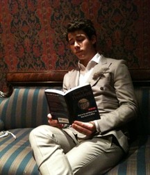 Nick Jonas: From Cutie to Stud 5da278559487f.jpg