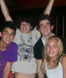 Nick Jonas: From Cutie to Stud 5da2785729b65.jpg