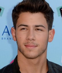 Nick Jonas: From Cutie to Stud 5da278876dcf2.jpg