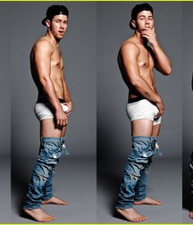 Nick Jonas: From Cutie to Stud 5da2788cd5a8c.jpg