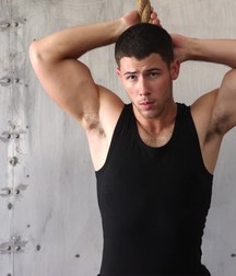 Nick Jonas: From Cutie to Stud 5da27983562cb.jpg