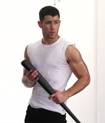 Nick Jonas: From Cutie to Stud 5da2798575515.jpg