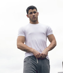 Nick Jonas: From Cutie to Stud 5da2798c9e952.jpg