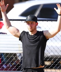 Nick Jonas: From Cutie to Stud 5da2799c81542.jpg