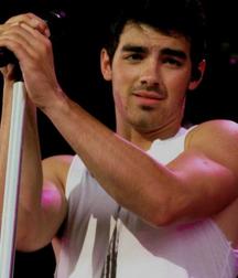 Nick Jonas: From Cutie to Stud 5da279c0d6905.jpg
