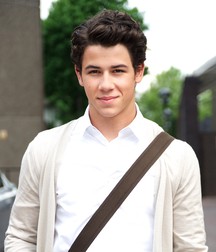 Nick Jonas: From Cutie to Stud 5da279cc506e3.jpg