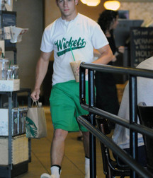 Nick Jonas: From Cutie to Stud 5da279f26c521.jpg