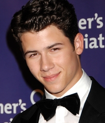 Nick Jonas: From Cutie to Stud 5da279f9c63fc.jpg