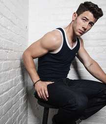 Nick Jonas: From Cutie to Stud 5da279fee324f.jpg