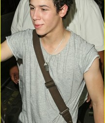 Nick Jonas: From Cutie to Stud 5da27a2568d86.jpg