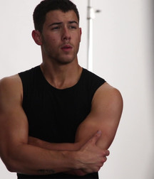 Nick Jonas: From Cutie to Stud 5da27a430a6d7.jpg