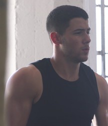 Nick Jonas: From Cutie to Stud 5da27a506e777.jpg
