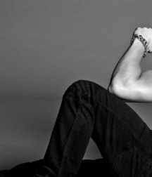 Nick Jonas: From Cutie to Stud 5da27a5e1c283.jpeg