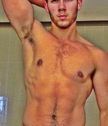 Nick Jonas: From Cutie to Stud 5da27a612f2f3.jpg