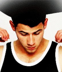 Nick Jonas: From Cutie to Stud 5da27a780cf7f.gif