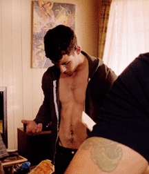 Nick Jonas: From Cutie to Stud 5da27a85d55fa.gif