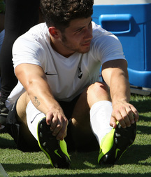 Nick Jonas: From Cutie to Stud 5da27a8e62ec5.jpg