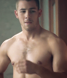 Nick Jonas: From Cutie to Stud 5da27ac27560e.gif