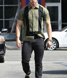 Nick Jonas: From Cutie to Stud 5da27ad7133b3.jpg