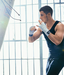 Nick Jonas: From Cutie to Stud 5da27aed73b93.jpg
