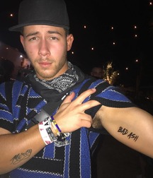 Nick Jonas: From Cutie to Stud 5da27b3f5940b.jpg