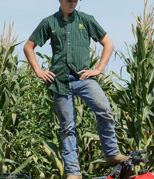 A Little Bit Country 19 5dabb147be2d6.jpg