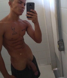 Rude and Tattooed 17 5dbe2abe4652a.jpg